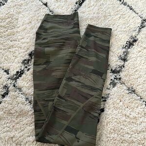 Alphalete camo leggings